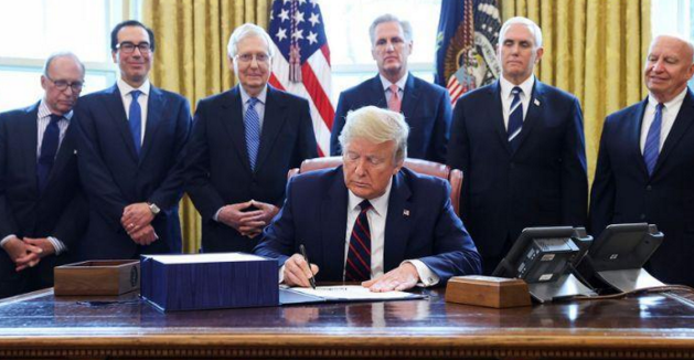 特朗普總統(tǒng)簽署了價值2.2萬億美元的冠狀病毒援助計劃。